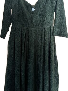 Unique Vintage Forest Green Textured V-Neck Midi Dress